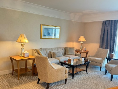 Premium SA at 4 Seasons Hotel