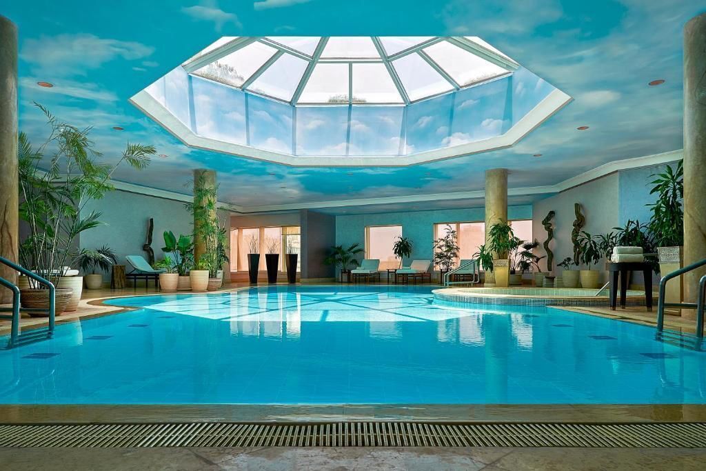 Indoor pool, outdoor pool