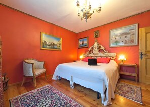 3 bedrooms, desk, iron/ironing board, WiFi