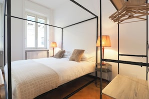 Three-bedroom apartment, Via Dogana 3