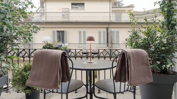 One-bedroom apartment, Passagio Duomo 2 | Balkon