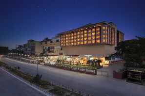 Exterior - Lemon Tree Hotel Mall of Dehradun (Dehradun)