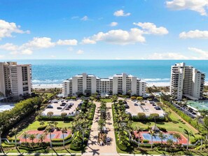 Exterior - Beachfront Walk-Out Condo with Pool - Easy Access to Pool and Beach (Marco Island)