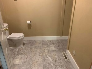 Bruser, håndklæder, Toiletpapir