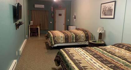 Nice room with private entrance in charming Claire City