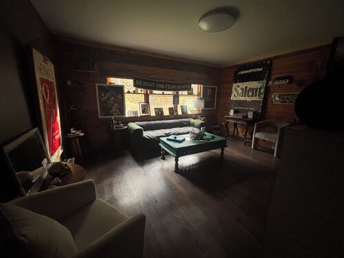 Modern cabin on nature preserve