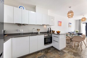 Frigorifero, microonde, forno, lavastoviglie
