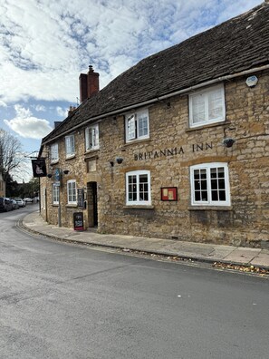 واجهة المنشأة