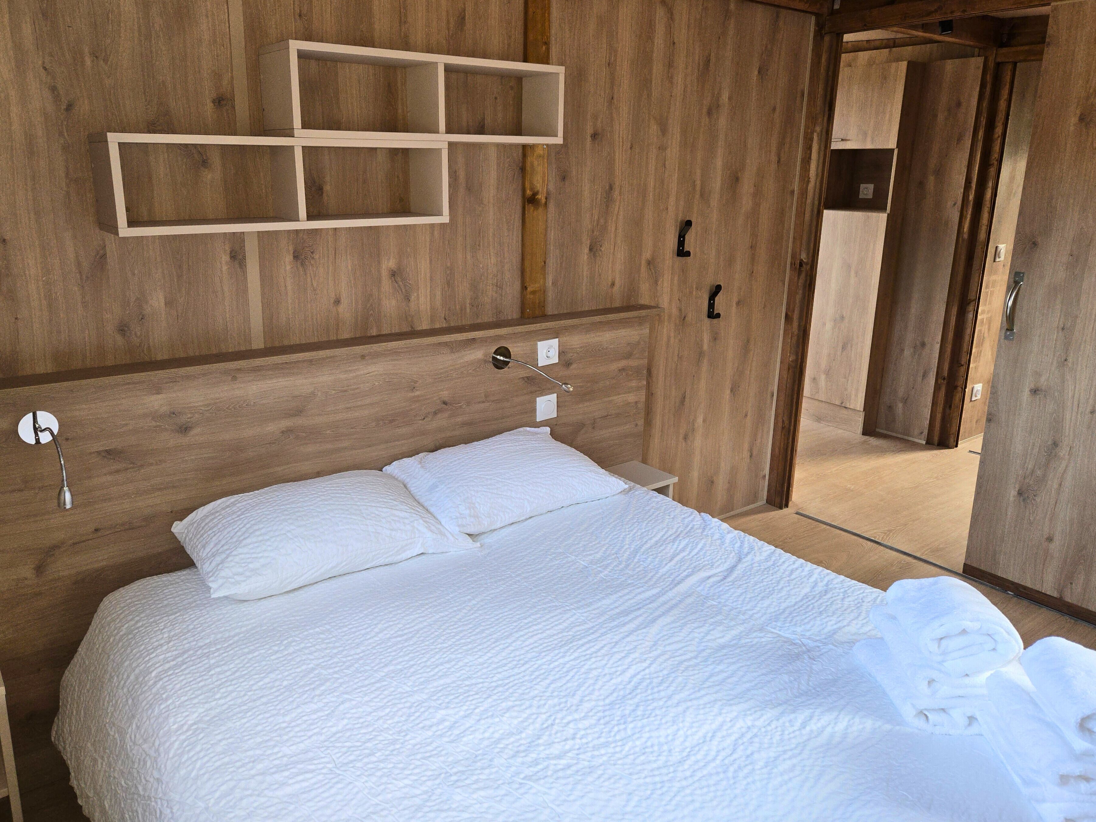 Family Chalet, Mobility Accessible, Mountain View | Soundproofing, free WiFi