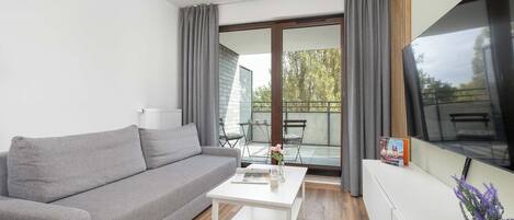 テレビ、書斎 / ワークスペース