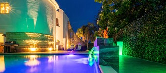 Pink Moon Villa. Private Pool. Close to the Beach. 10 guests. Luxury.