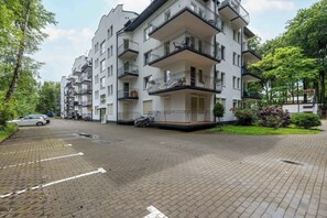 Exterior - Bright Apartment in Miedzyzdroje | Balcony, close to the beach (Międzyzdroje)