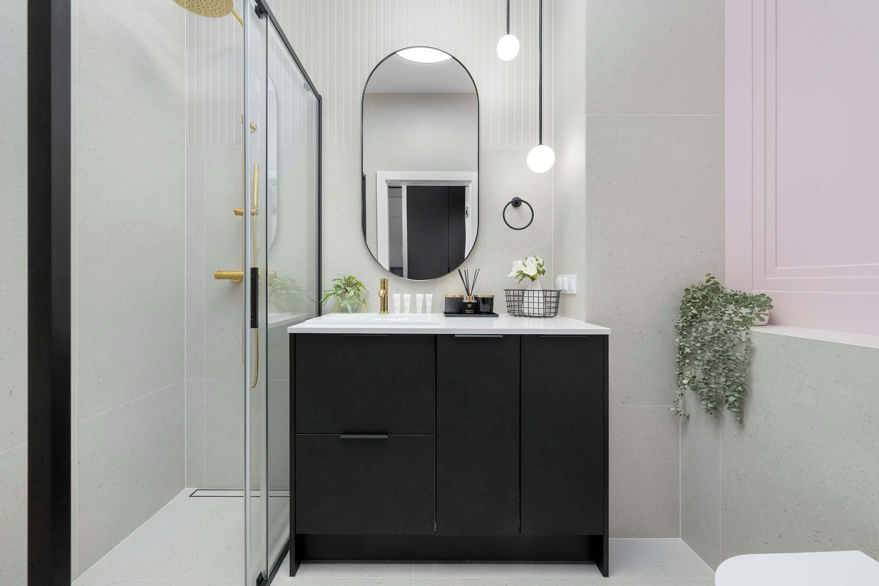 Shower, hair dryer, towels, shampoo