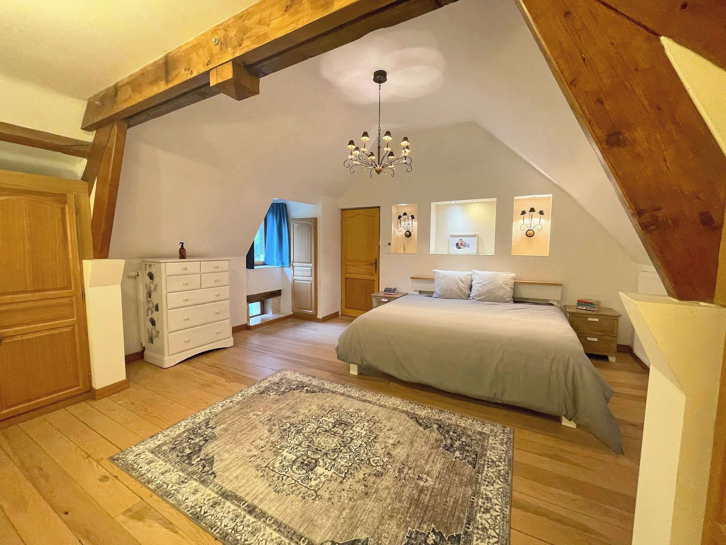 5 sovrum, skrivbord, strykjärn/strykbräda och wi-fi