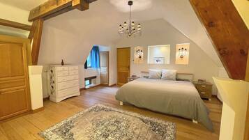 5 sovrum, skrivbord, strykjärn/strykbräda och wi-fi