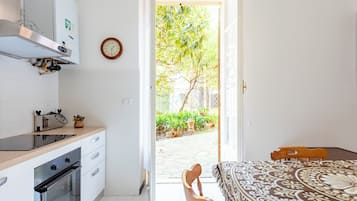 Appartamento, 2 camere da letto | Cucina privata | Tavolo da pranzo