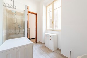 Apartment, 2 Bedrooms | Bathroom