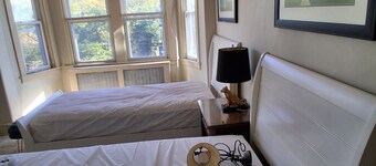 Harmony Family Estate
A Beautiful 5-bedroom house in Wilmington for your group