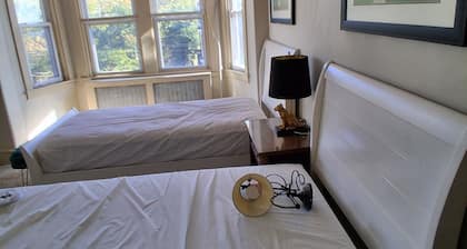 Harmony Family Estate
A Beautiful 5-bedroom house in Wilmington for your group