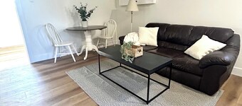 Cozy basement suite in a great central location!