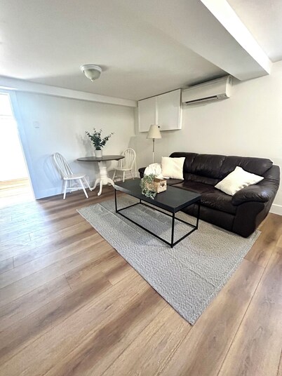 Cozy basement suite in a great central location!