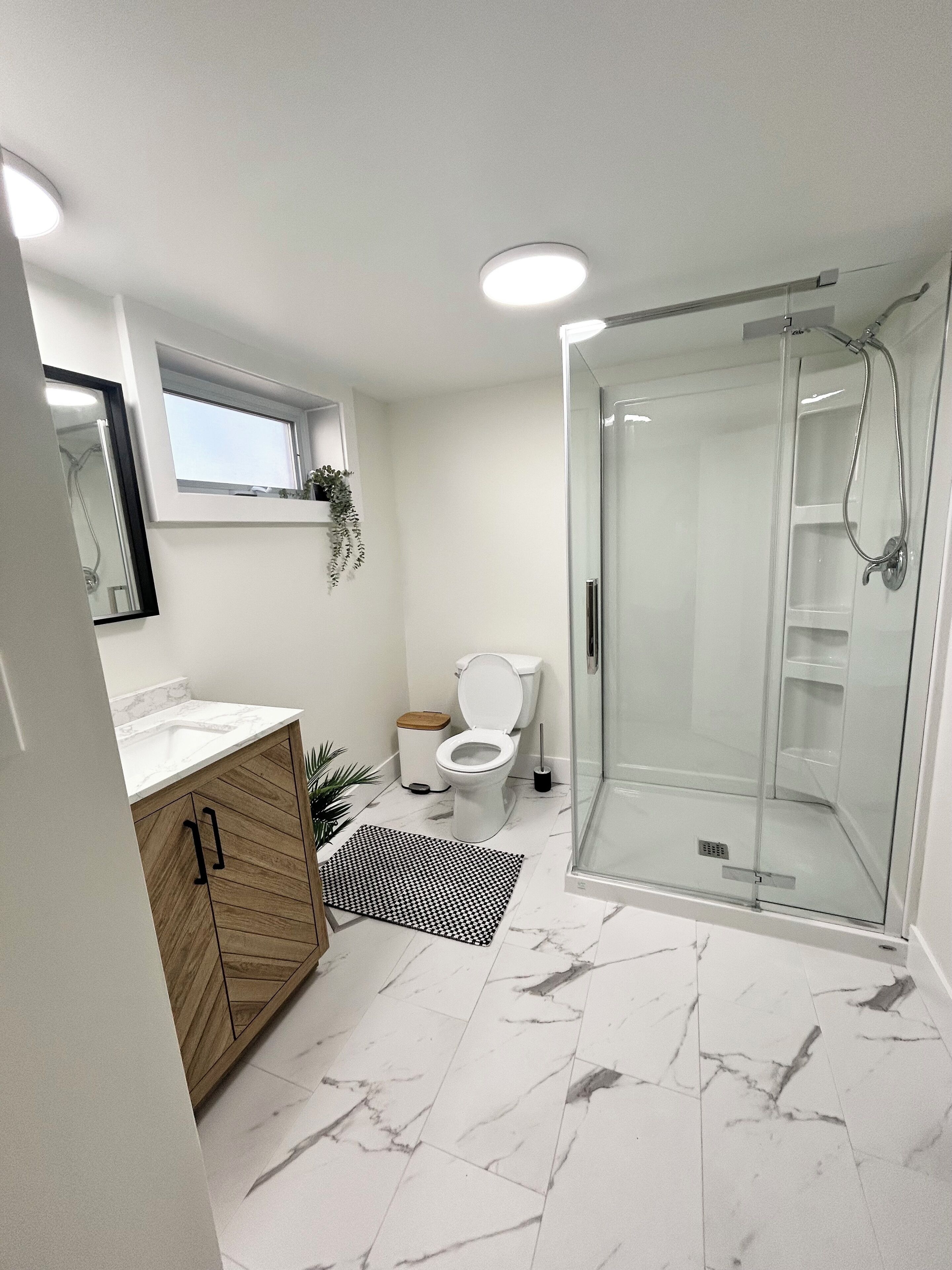 تجهيزات دش، مجففات شعر، مناشف، صابون