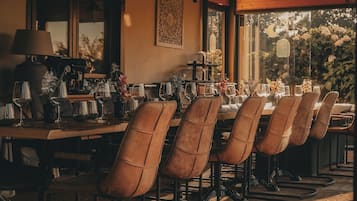 Deluxe-Villa, Bergblick | Restaurant