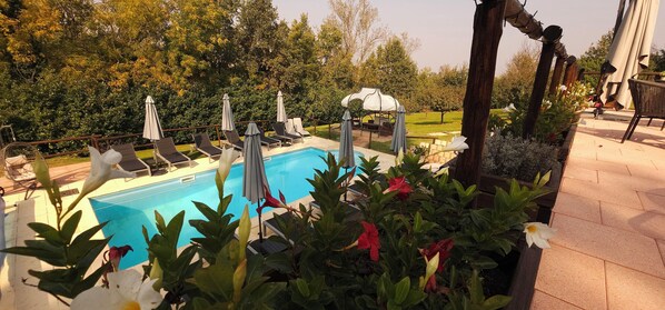 Deluxe Villa, Mountain View | Egyptian cotton sheets, premium bedding, down comforters - Villa Fonte (Ferrere)