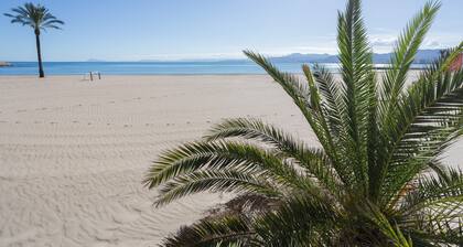 Apartment 'Los Olivos Bb' with Sea View, Wi-Fi and Air Conditioning