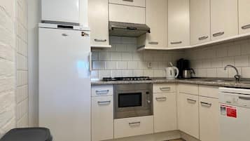 Réfrigérateur, micro-ondes, four, lave-vaisselle