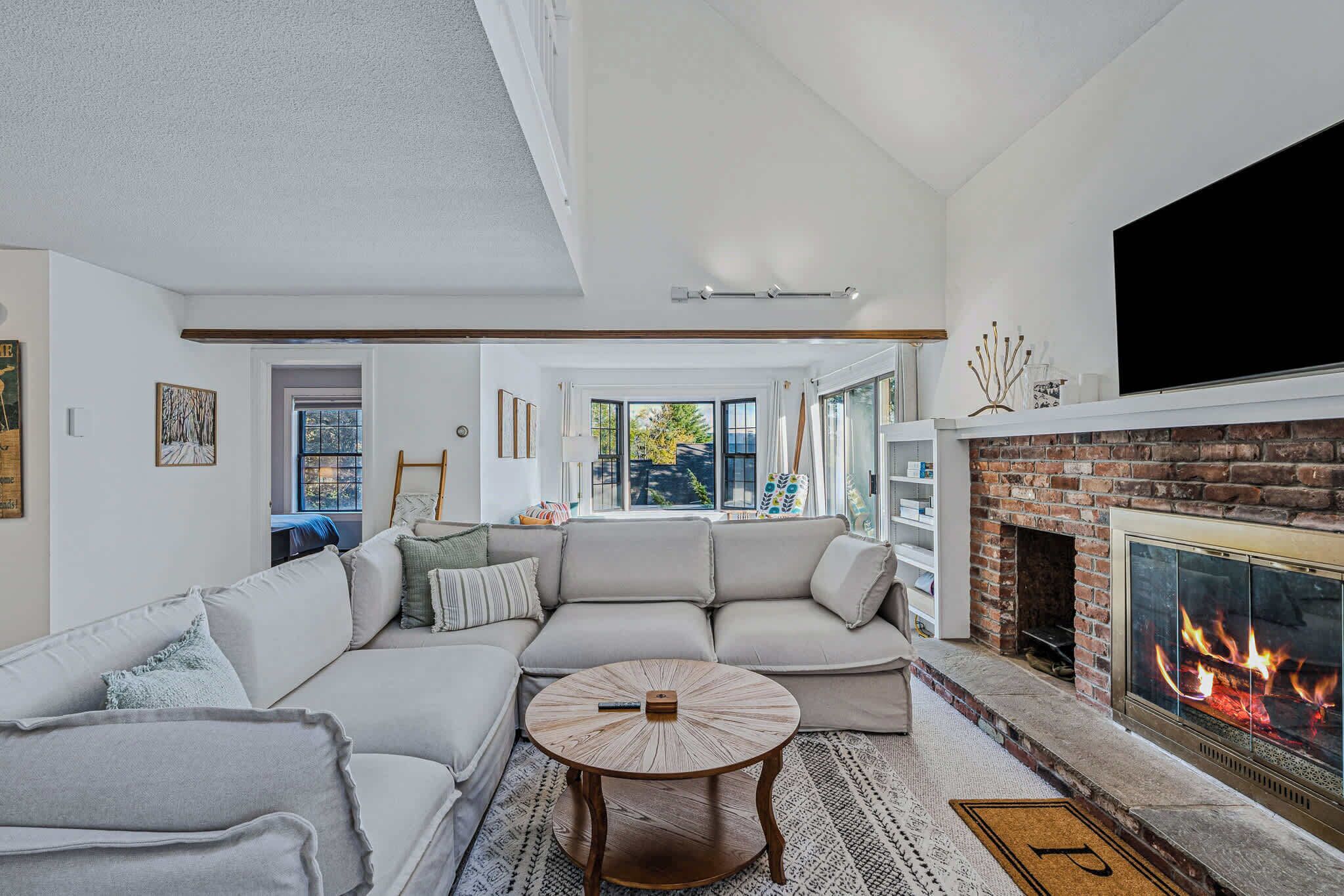 TV, fireplace, offices