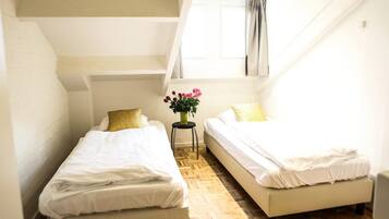 12 bedrooms, free WiFi, bed sheets