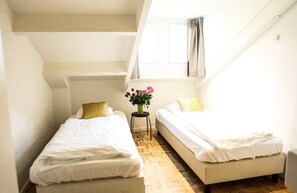 12 bedrooms, free WiFi, bed sheets