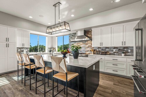 The Overlook by Sonoma Stays – Modern Luxe Retreat