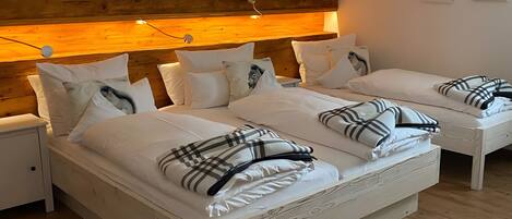 4 chambres, fer et planche à repasser, Wi-Fi, draps fournis