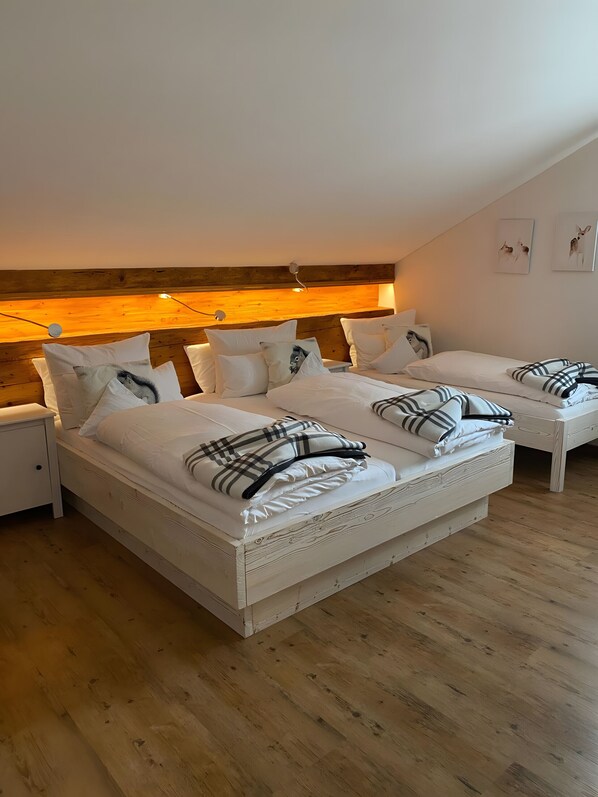 4 slaapkamers, een strijkplank/strijkijzer, wifi, beddengoed