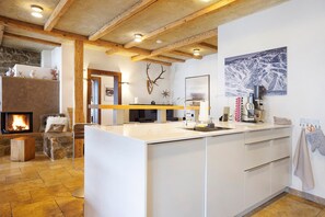 Interior - Holiday Home 'Fluh' with Mountain View, Private Terrace and Wi-Fi (Oberstaufen)