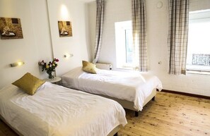 5 dormitoris, wifi gratuïta i roba de llit