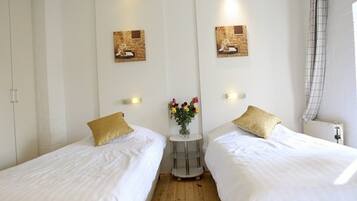 5 bedrooms, free WiFi, bed sheets