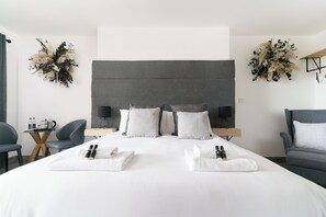 Deluxe Double Room | Iron/ironing board