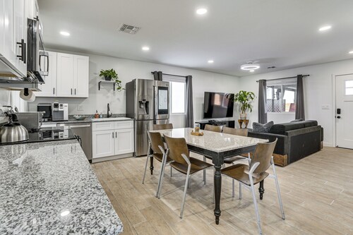 Hike, Golf & Explore: Pet-friendly Phoenix Casita!