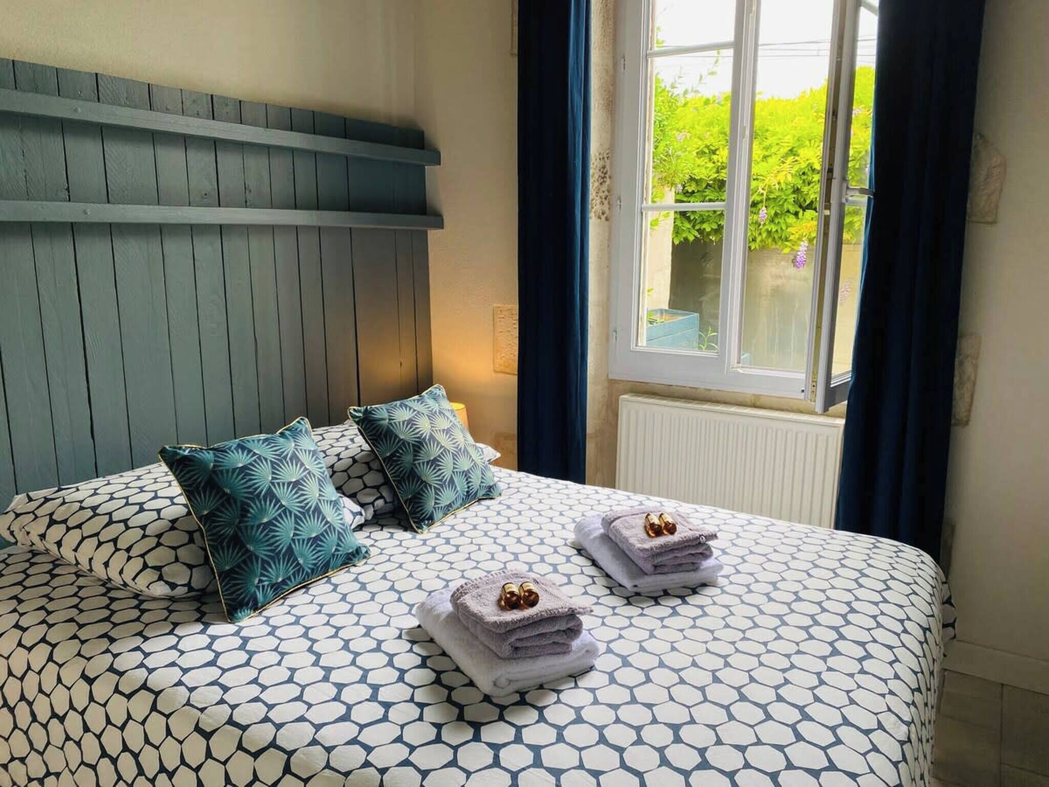 3 slaapkamers, een strijkplank/strijkijzer, gratis wifi, beddengoed