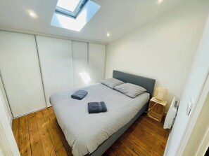 Strykejern/-brett, reiseseng for barn, wi-fi (inkludert) og sengetøy