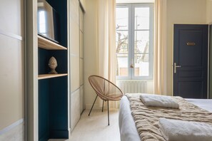 3 bedrooms, iron/ironing board, travel cot, free WiFi