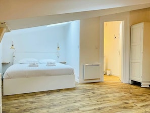 Bügeleisen/Bügelbrett, kostenloses WLAN, Bettwäsche