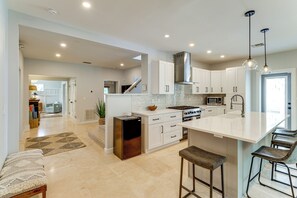 House (4 Bedrooms) | Interior