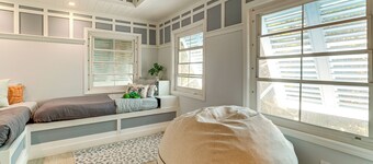 Walk to Wabasso Beach: Home w/ Hot Tub & Bikes