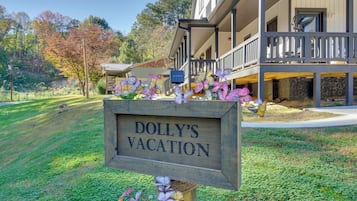 House (6 Bedrooms) | Interior