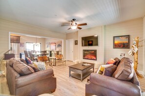 House (6 Bedrooms) | Interior - Walk to Dollywood! Cabin w/ Pool, Arcade, Gym (Pigeon Forge)
