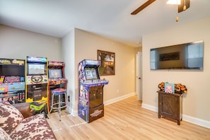 House (6 Bedrooms) | Interior - Walk to Dollywood! Cabin w/ Pool, Arcade, Gym (Pigeon Forge)